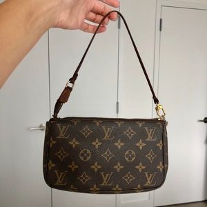 Authentic Louis Vuitton Pochette ✨